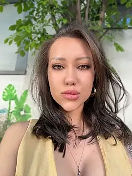 goodforKarina online show from April 25, 2026, 2:03 pm