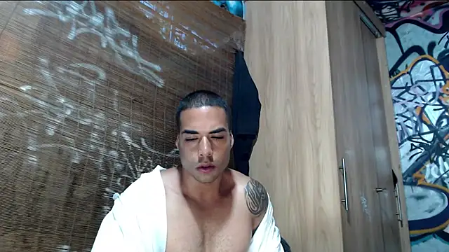 Justin Frank online show from November 27, 2025, 10:43 pm