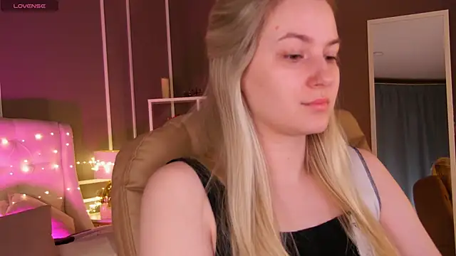 elinanortas online show from February 18, 2025, 1:10 am