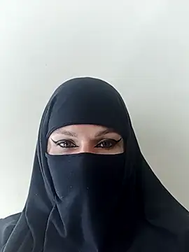 Snapshot of evelyn__salah chatting on October 19, 2025, 8:11 pm evelyn salah online show from October 19, 2025, 8:11 pm