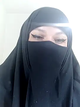 Snapshot of evelyn__salah chatting on October 14, 2025, 4:07 pm evelyn salah online show from October 14, 2025, 4:07 pm