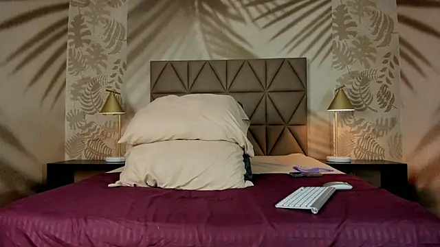 Scarleett 22 online show from March 18, 2026, 7:48 pm