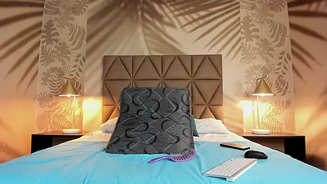 Snapshot of Scarleett_22 chatting on October 20, 2025, 7:58 pm Scarleett 22 online show from October 20, 2025, 7:58 pm