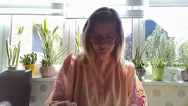 LiquidLeonie online show from April 22, 2026, 9:38 am