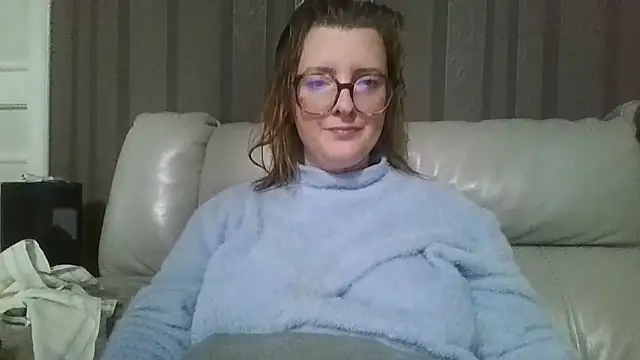 LiquidLeonie online show from March 28, 2026, 4:57 am