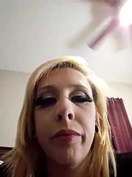Snapshot of AmethystFoxx chatting on March 7, 2025, 4:11 pm AmethystFoxx online show from March 7, 2025, 4:11 pm