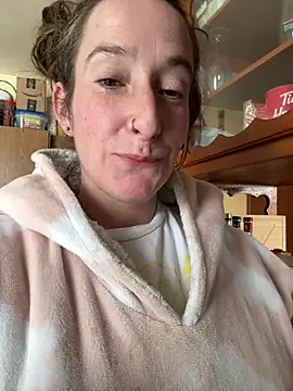 Mini And The Bear online show from February 26, 2026, 4:07 pm