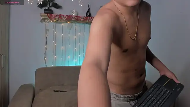 tomdrew69 online show from April 24, 2026, 2:13 am