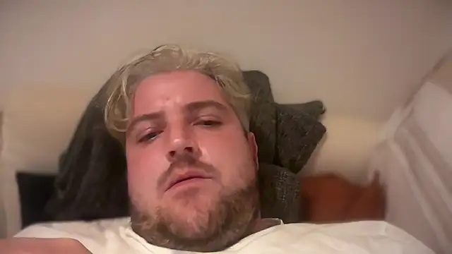 Snapshot of cazzo90p chatting on October 13, 2025, 12:34 am cazzo90p online show from October 13, 2025, 12:34 am