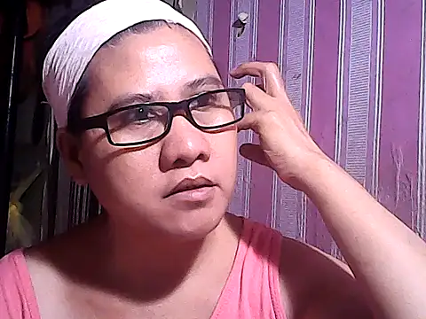 sweetsosie18 online show from September 17, 2025, 6:21 pm