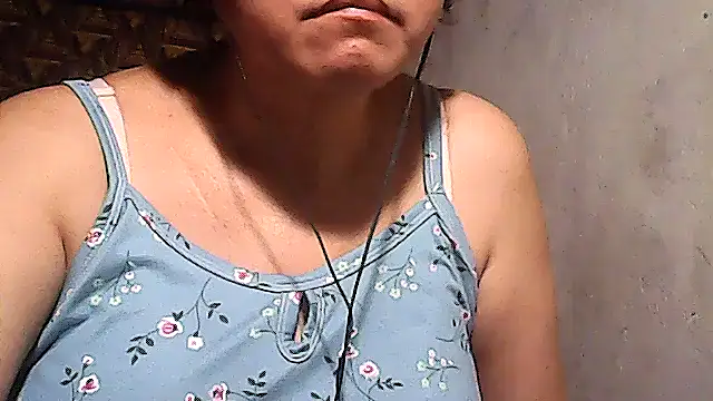 sweetsosie18 online show from February 8, 2026, 11:46 pm