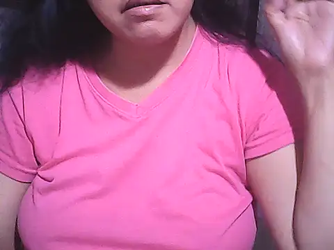 sweetsosie18 online show from November 18, 2025, 3:43 am