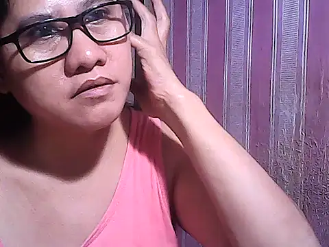 sweetsosie18 online show from November 16, 2025, 2:55 pm