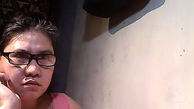 sweetsosie18 online show from December 1, 2025, 11:05 pm