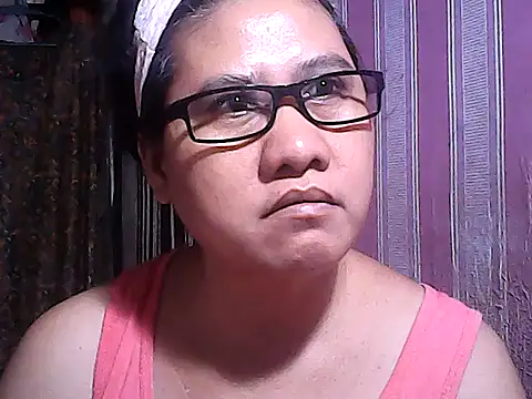 sweetsosie18 online show from October 2, 2025, 4:05 am