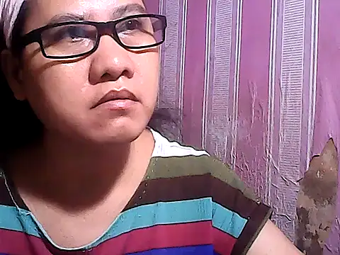 sweetsosie18 online show from October 3, 2025, 10:28 am
