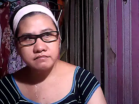 sweetsosie18 online show from September 27, 2025, 3:01 am