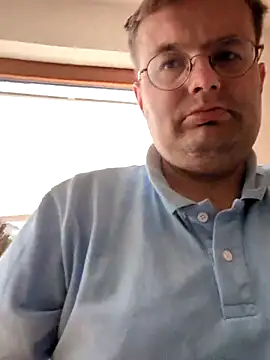 Snapshot of makau1 chatting on March 22, 2025, 10:49 am makau1 online show from March 22, 2025, 10:49 am