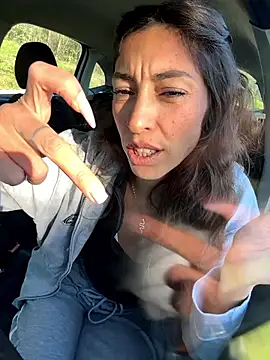 Snapshot of amanilouve chatting on January 8, 2026, 10:32 am amanilouve online show from January 8, 2026, 10:32 am