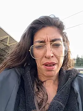 Snapshot of amanilouve chatting on November 12, 2025, 3:16 pm amanilouve online show from November 12, 2025, 3:16 pm