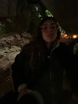 amanilouve online show from April 15, 2026, 10:10 pm