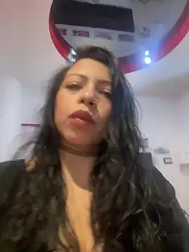 Snapshot of saphira_owen chatting on February 27, 2025, 6:20 pm saphira owen online show from February 27, 2025, 6:20 pm