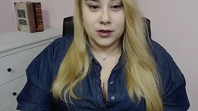 XgloryHAILEY online show from March 18, 2025, 10:26 pm