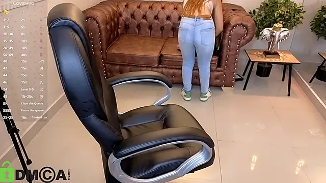 Snapshot of ROSE__15 chatting on October 28, 2025, 8:08 pm ROSE 15 online show from October 28, 2025, 8:08 pm