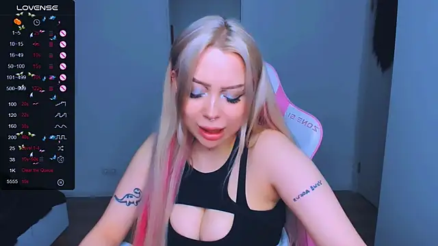 MonaLauu online show from March 20, 2025, 4:09 pm