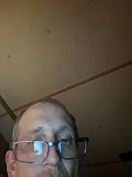Wyleyxh online show from October 5, 2025, 5:42 am