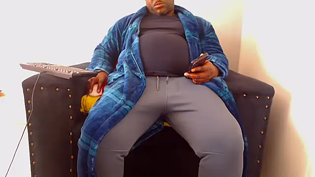 Snapshot of zuluboyxx chatting on July 6, 2026, 7:15 am zuluboyxx online show from July 6, 2026, 7:15 am