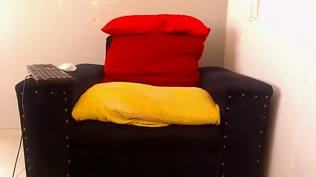 Snapshot of zuluboyxx chatting on July 18, 2026, 7:50 am zuluboyxx online show from July 18, 2026, 7:50 am