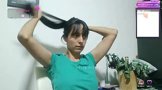 Snapshot of Moon_lunita chatting on February 19, 2025, 11:46 pm Moon lunita online show from February 19, 2025, 11:46 pm