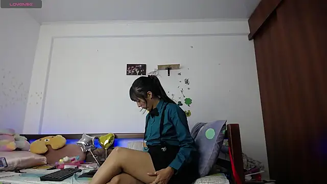 Snapshot of Moon_lunita chatting on March 17, 2025, 9:13 pm Moon lunita online show from March 17, 2025, 9:13 pm