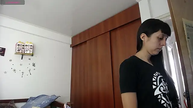 Snapshot of Moon_lunita chatting on October 1, 2025, 4:11 pm Moon lunita online show from October 1, 2025, 4:11 pm