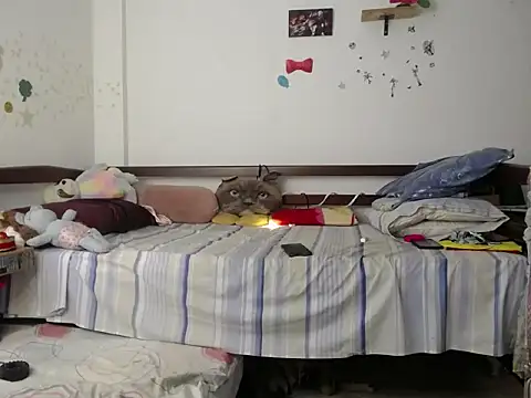 Snapshot of Moon_lunita chatting on September 25, 2025, 2:56 pm Moon lunita online show from September 25, 2025, 2:56 pm