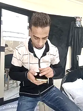 Snapshot of highguy chatting on January 1, 2025, 6:15 am highguy online show from January 1, 2025, 6:15 am