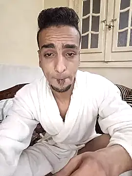 Snapshot of highguy chatting on March 9, 2025, 3:32 am highguy online show from March 9, 2025, 3:32 am