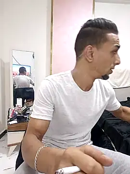 Snapshot of highguy chatting on October 1, 2025, 2:49 am highguy online show from October 1, 2025, 2:49 am