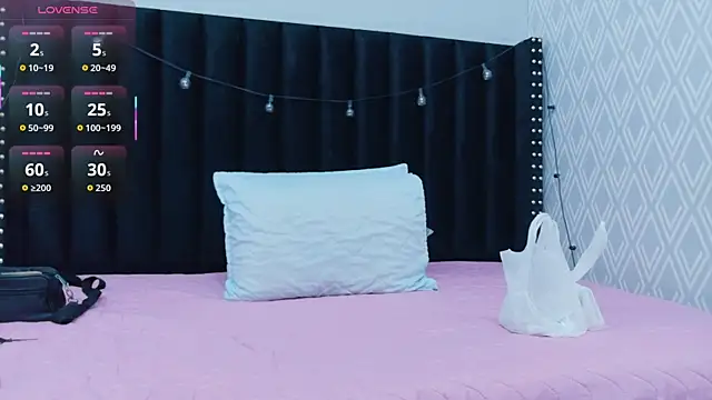 Snapshot of colombiamommy chatting on October 29, 2025, 12:26 pm colombiamommy online show from October 29, 2025, 12:26 pm