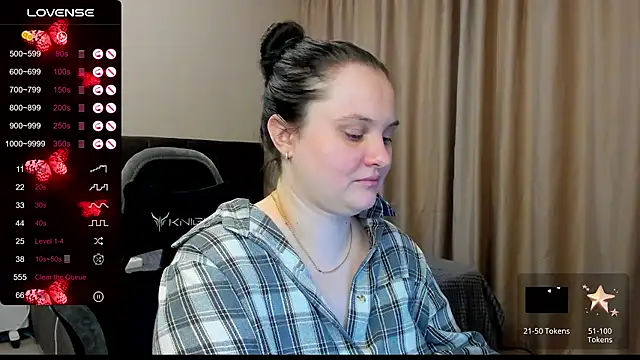 AlanaBrox online show from November 17, 2025, 11:53 pm