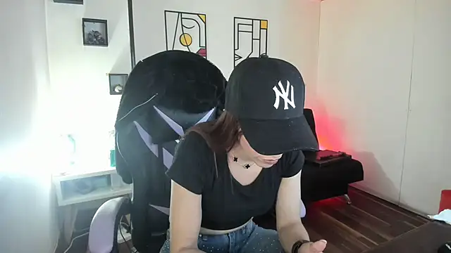 kay marie online show from December 2, 2025, 9:27 pm