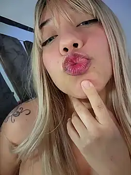 Snapshot of miafresa_hot chatting on March 8, 2025, 12:00 am miafresa hot online show from March 8, 2025, 12:00 am