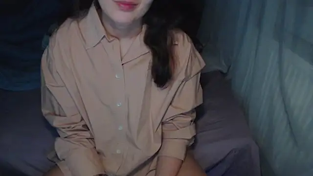 LoraPreston online show from November 4, 2025, 8:45 pm