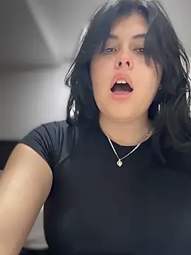 Alyaa s online show from October 23, 2025, 10:30 pm