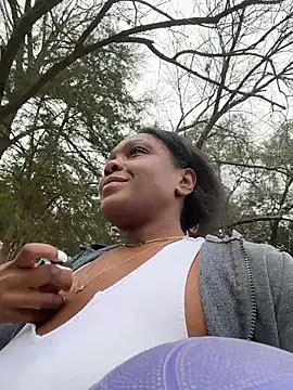 Snapshot of TilaTotti chatting on February 10, 2026, 9:03 pm TilaTotti online show from February 10, 2026, 9:03 pm