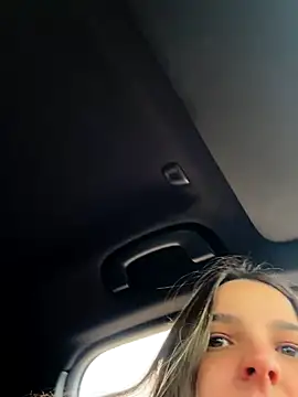 DoriDeluxe66 online show from October 9, 2025, 8:59 am