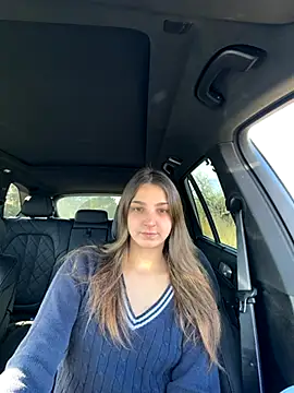 DoriDeluxe66 online show from December 5, 2025, 12:37 pm