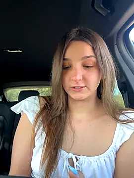 DoriDeluxe66 online show from October 18, 2025, 11:12 am