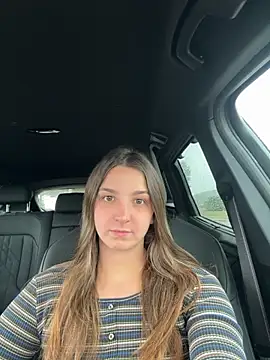 DoriDeluxe66 online show from October 13, 2025, 12:40 pm